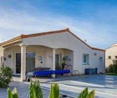 MAISON DE PLAIN PIED AVEC PISCINE - 3 CHAMBRES